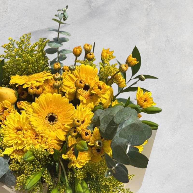 Ramo de Gerberas, Margaritas, Solidago y Rosas- Argentina
