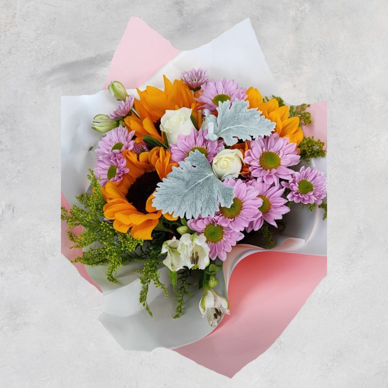 Ramo de girasoles, margaritas y rosa - Amor