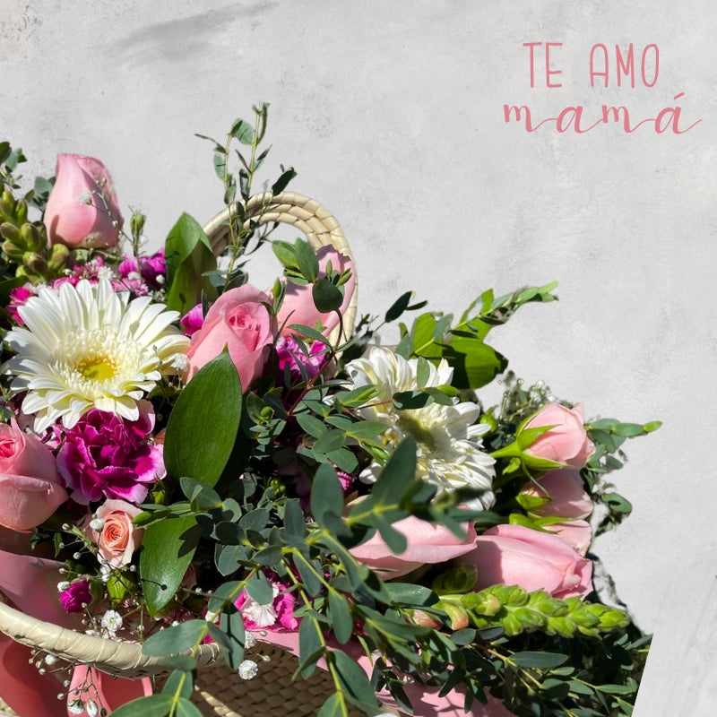 Canasta Rosas, Gerberas, Clavellina y Snap - Dulce