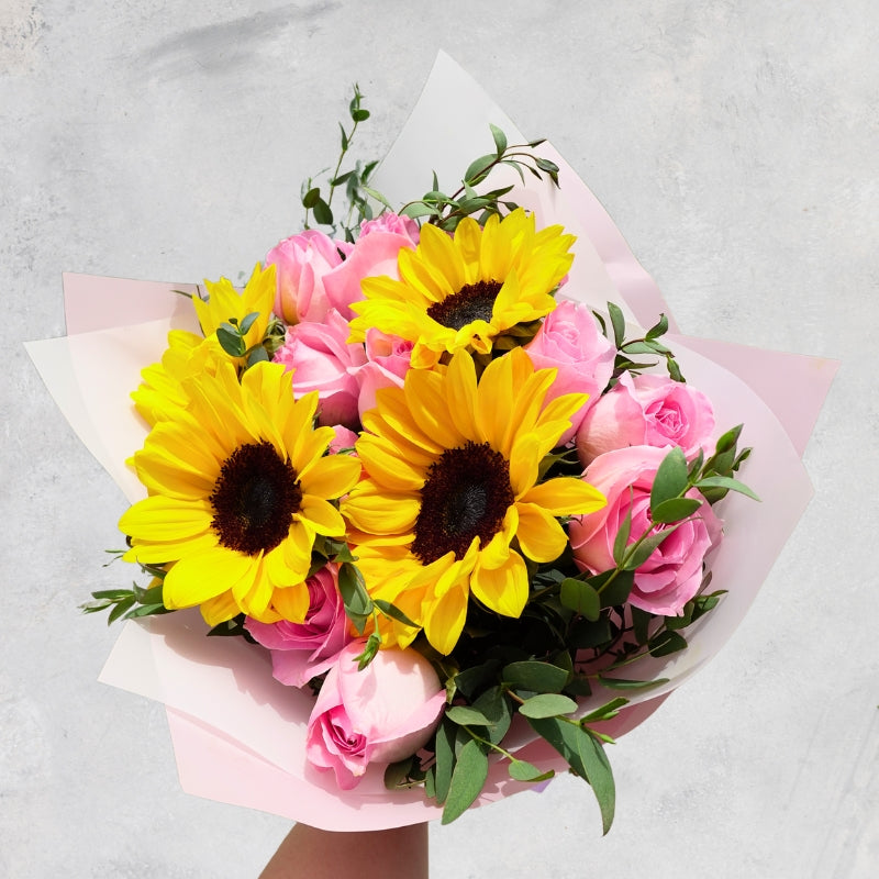 Ramo de rosas y girasoles - Vancouver