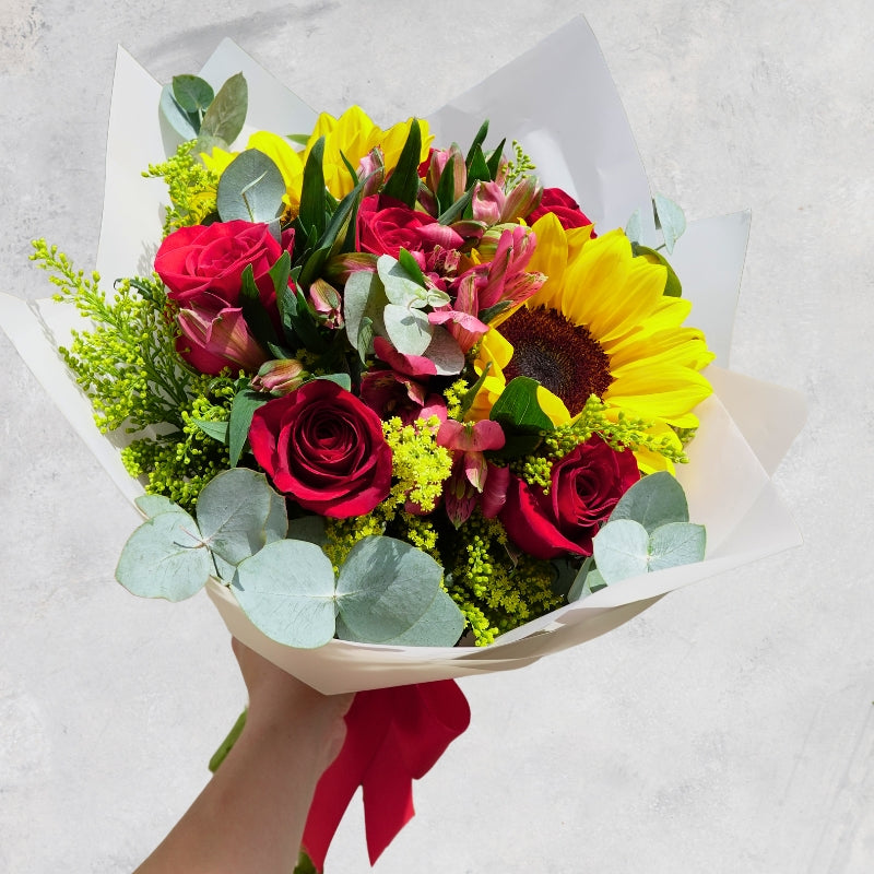 Ramo de Rosa, girasol y alstroemeria - Venecia